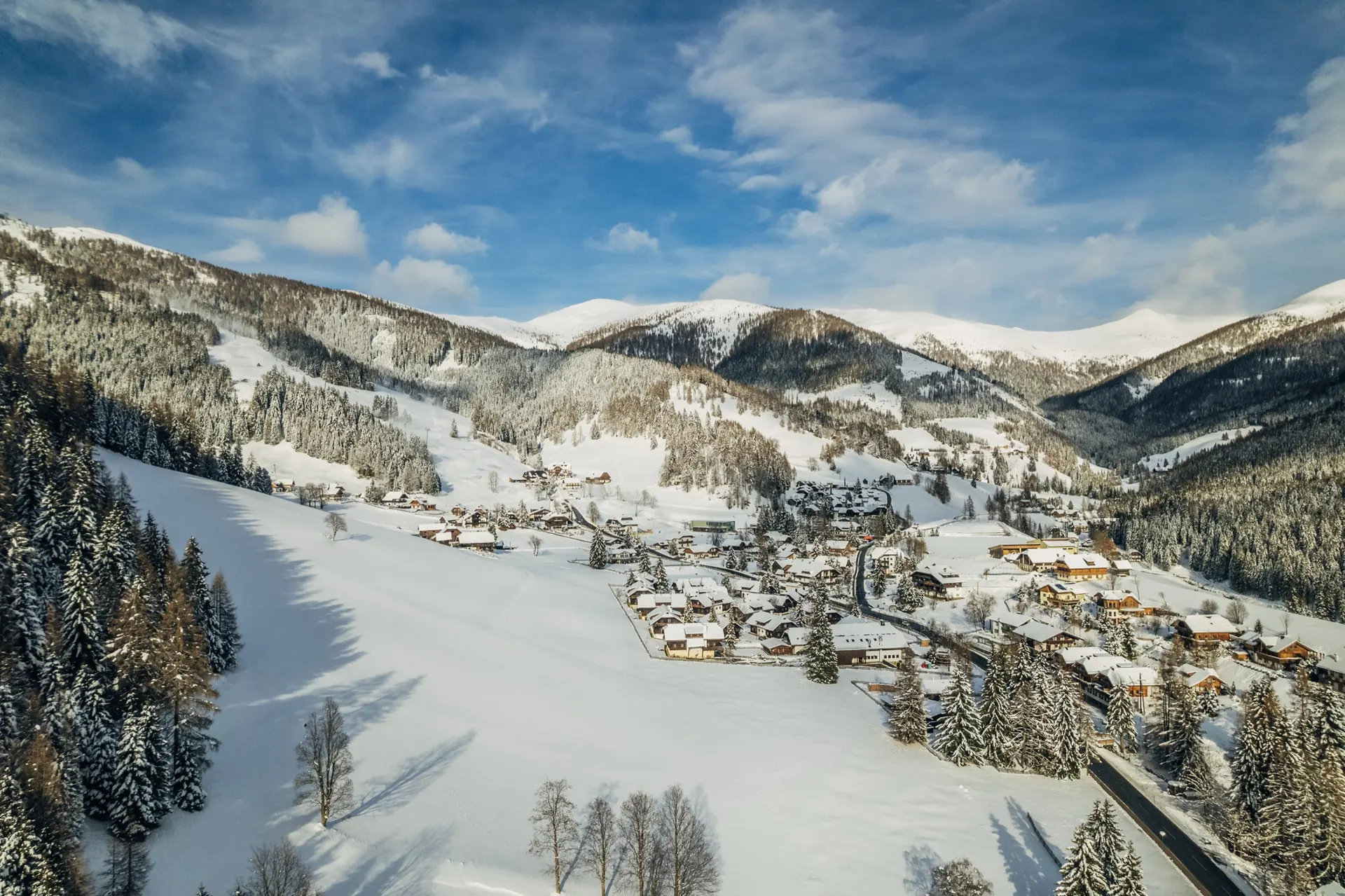 St. Oswald im Winter von oben