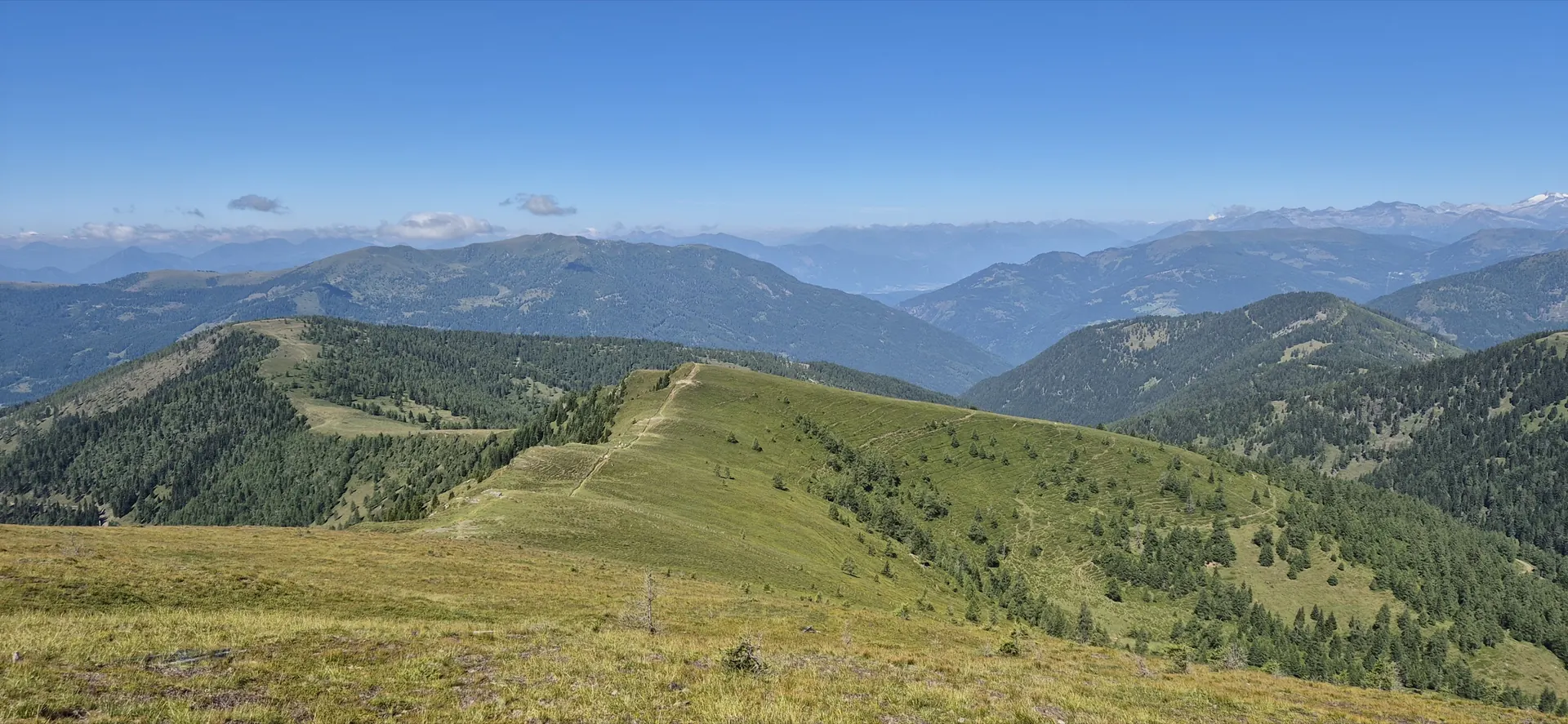 Nockberge mit Wolken