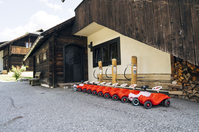 Stazione di servizio Bobby-Car per bambini Stazione di servizio Bobby-Car per bambini nel Slow Travel Resort Kirchleitn a Bad Kleinkirchheim, Carinzia