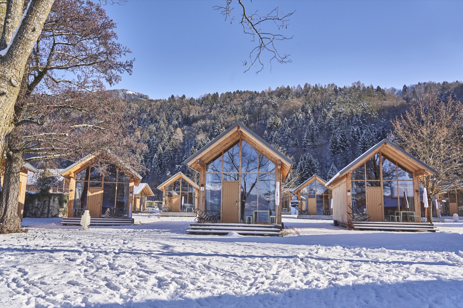 Tagsüber Piste, abends Seeblick – Eco Lodges Millstätter See